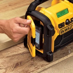 Радиоприемник DeWALT DCR018