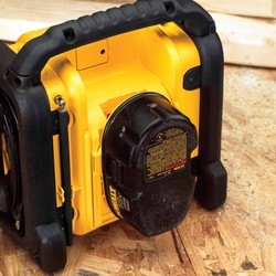 Радиоприемник DeWALT DCR018