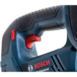 Электролобзик Bosch GST 18 V-LI B Professional 06015A6103