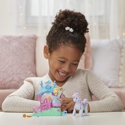 Кукла Hasbro Magical Movers Pony Ride Stable E0249