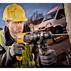 Перфоратор DeWALT D25133N