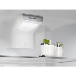 Холодильник Electrolux EN 93489 MX