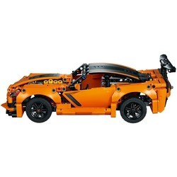 Конструктор Lego Chevrolet Corvette ZR1 42093