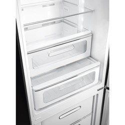 Холодильник Smeg FAB32RWH3