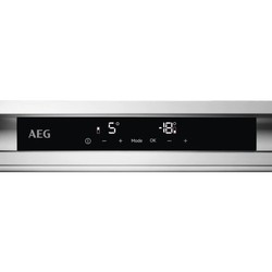 Встраиваемый холодильник AEG SCE 81935 TS