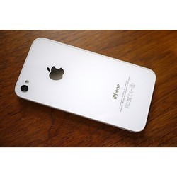 Мобильный телефон Apple iPhone 4S 64GB (белый)