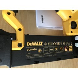Строительный степлер DeWALT DCN680NT
