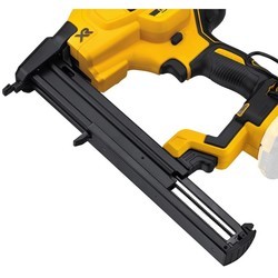 Строительный степлер DeWALT DCN681N