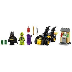 Конструктор Lego Batman vs. The Riddler Robbery 76137