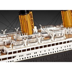 Сборная модель Revell R.M.S. Titanic 100th Anniversary Edition (1:400)