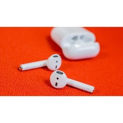 Наушники Apple AirPods 2 with Charging Case (черный)