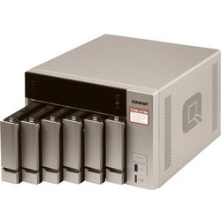 NAS сервер QNAP TVS-673e-8G