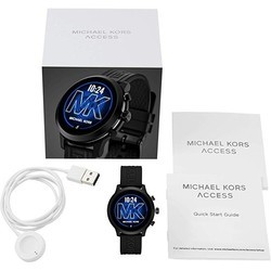 Носимый гаджет Michael Kors MKGO (черный)