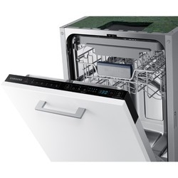 Встраиваемая посудомоечная машина Samsung DW-50R4050BB