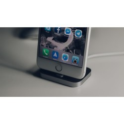 Зарядное устройство Apple iPhone Lightning Dock