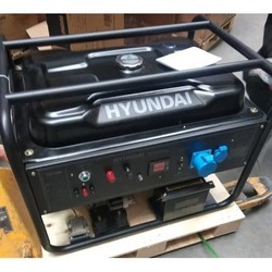 Электрогенератор Hyundai HY12500LE-3
