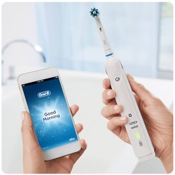 Электрическая зубная щетка Braun Oral-B SmartSeries 4000