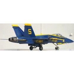 Сборная модель Academy F/A-18A Hornet Blue Angels (1:72)