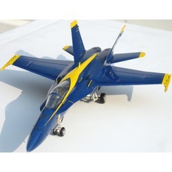 Сборная модель Academy F/A-18A Hornet Blue Angels (1:72)