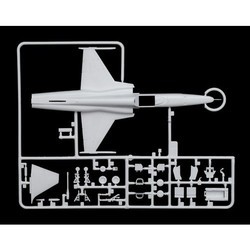 Сборная модель ITALERI F-5E Tiger II Patrouille Suisse (1:72)