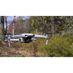 Квадрокоптер (дрон) DJI Mavic Air 2 Fly More Combo