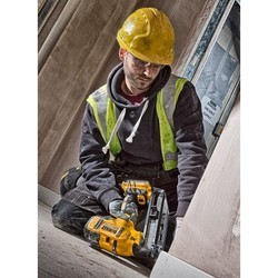 Строительный степлер DeWALT DCN660NT