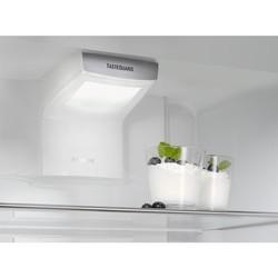 Встраиваемый холодильник Electrolux ENN 3054 EOW