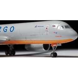 Сборная модель Zvezda Cargo Airplane TU-204-100C (1:144)