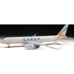 Сборная модель Zvezda Cargo Airplane TU-204-100C (1:144)