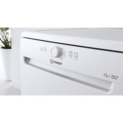 Посудомоечная машина Indesit DFE 1B19 14