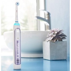 Электрическая зубная щетка Braun Oral-B Genius 10200