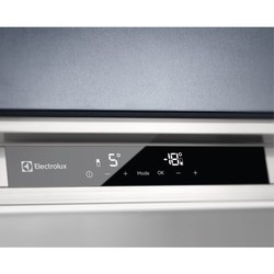 Встраиваемый холодильник Electrolux ENT 8TE18 S