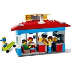 Конструктор Lego Main Square 60271