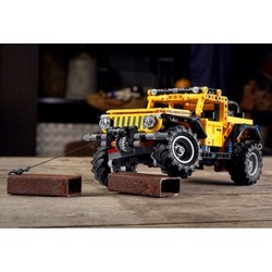 Конструктор Lego Jeep Wrangler 42122