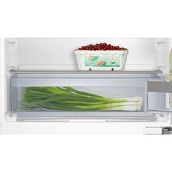 Встраиваемый холодильник Siemens KU 15LADF0