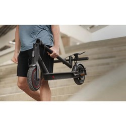 Самокат Xiaomi Mi Electric Scooter Pro 2