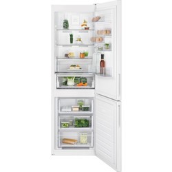 Холодильник Electrolux RNC 7ME32 W2
