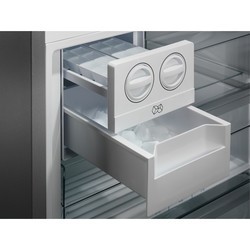 Холодильник Electrolux RNT 7MF46 X2