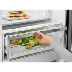 Холодильник Electrolux LNT 7ME32 M1