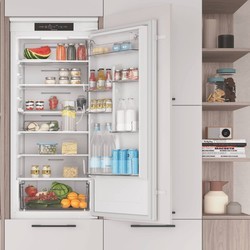 Встраиваемый холодильник Indesit INC 20 T321