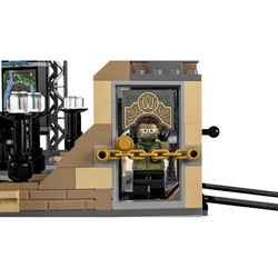 Конструктор Lego Batcave The Riddler Face-off 76183