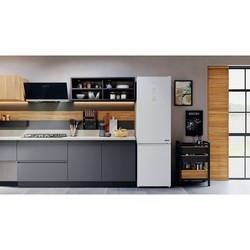 Холодильник Hotpoint-Ariston HTR 8202I W O3