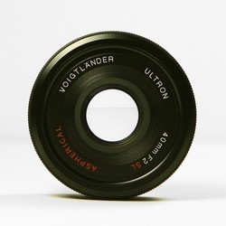 Объективы Voigtlaender 40mm f/2.0 Ultron SLII