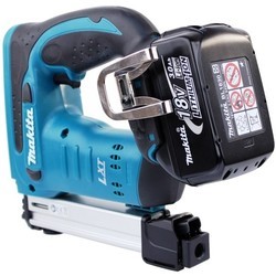 Строительный степлер Makita DST221RFJ