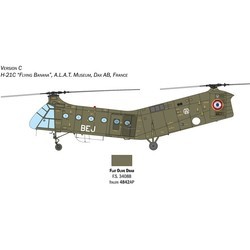 Сборная модель ITALERI H-21C Flying Banana GunShip (1:48)