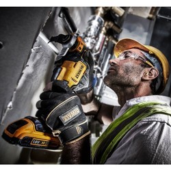 Многофункциональный инструмент DeWALT DCS355NT