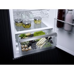 Встраиваемые холодильники Miele KFN 7734 D