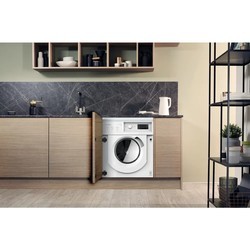 Встраиваемые стиральные машины Hotpoint-Ariston BI WMHG 71483