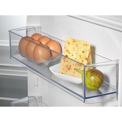 Встраиваемые холодильники Zanussi ZNLN 18 FS1