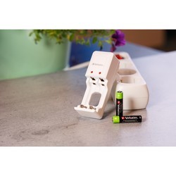 Зарядки аккумуляторных батареек Verbatim Compact Charger + 2xAAA 1000 mAh